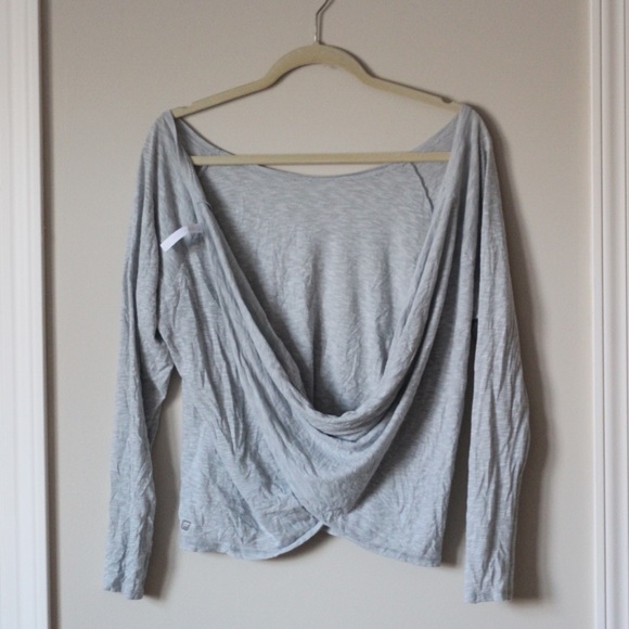 Fabletics Switch Back Tee Small - Picture 3 of 3